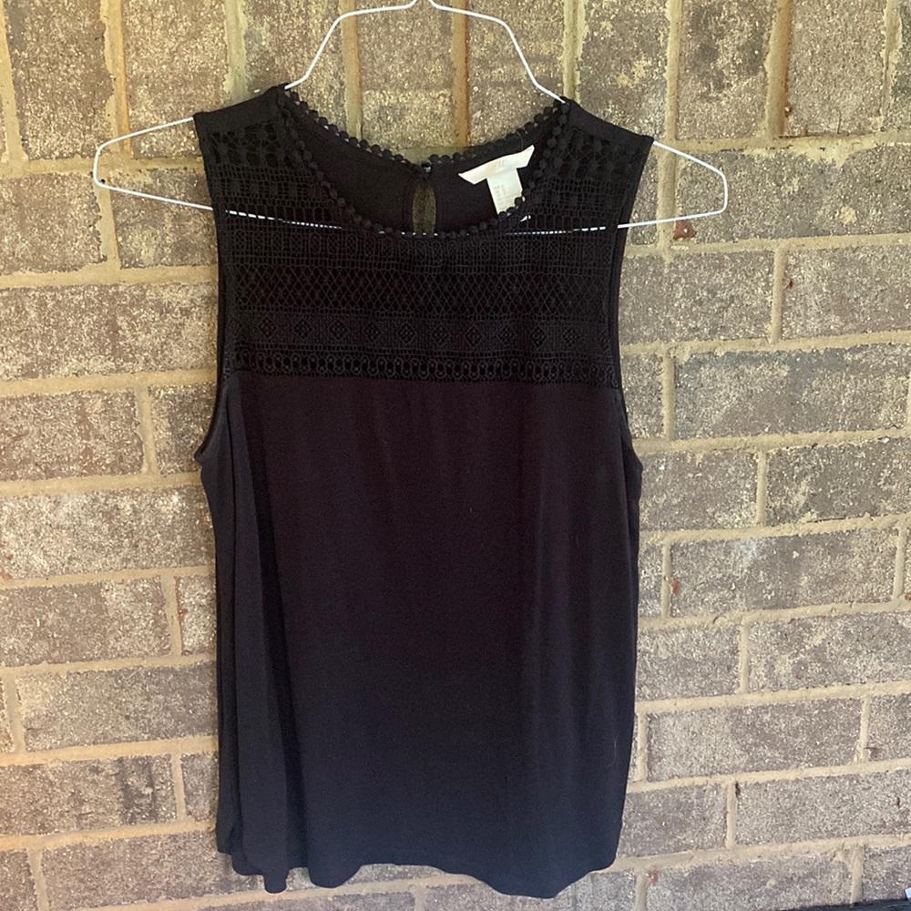 H & M women’s tank blouse with lace size small.